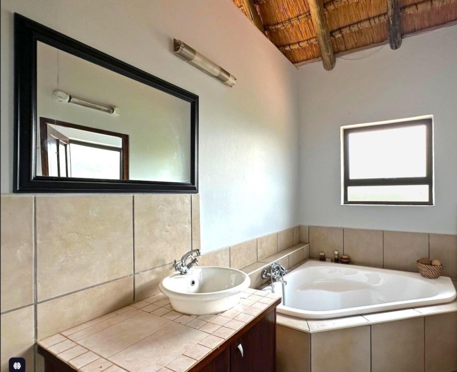 6 Bedroom Property for Sale in Boschenvaal River Front Lodges Free State